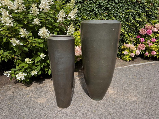 Deux beaux vases Mobach