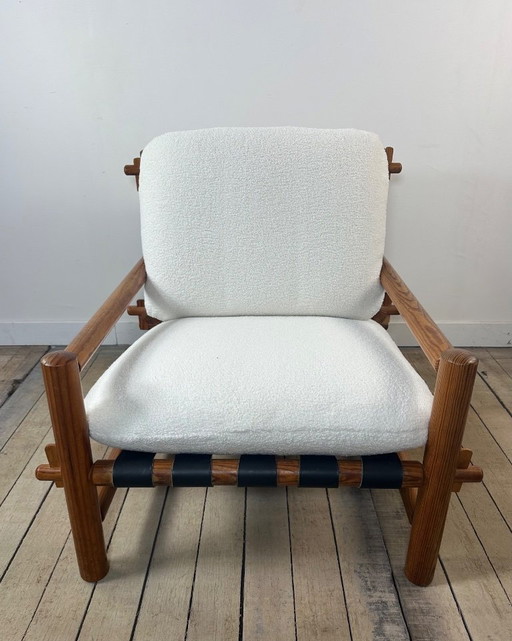 Poltroncina vintage in pino massiccio, anni '70, tessuto Bouclé color ecrù