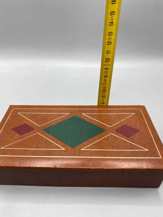 Echt lederen doos met geometrische ruit- en vergulde lijnversiering. – Decoratieve objecten, Cork (photo 6 of 6)