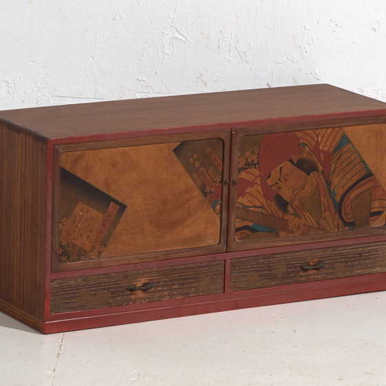 Japanese Cabinet with Kabuki Decorated Sliding Doors in Paulownia Wood, Early Showa Period, circa 1926–1970 (photo 4 of 40)