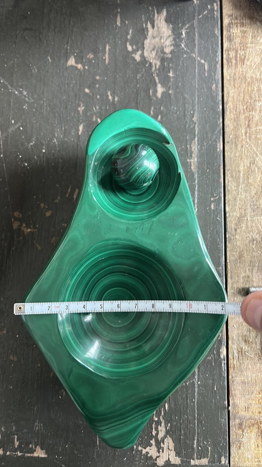 Schmucktablett und Eier aus Malachit