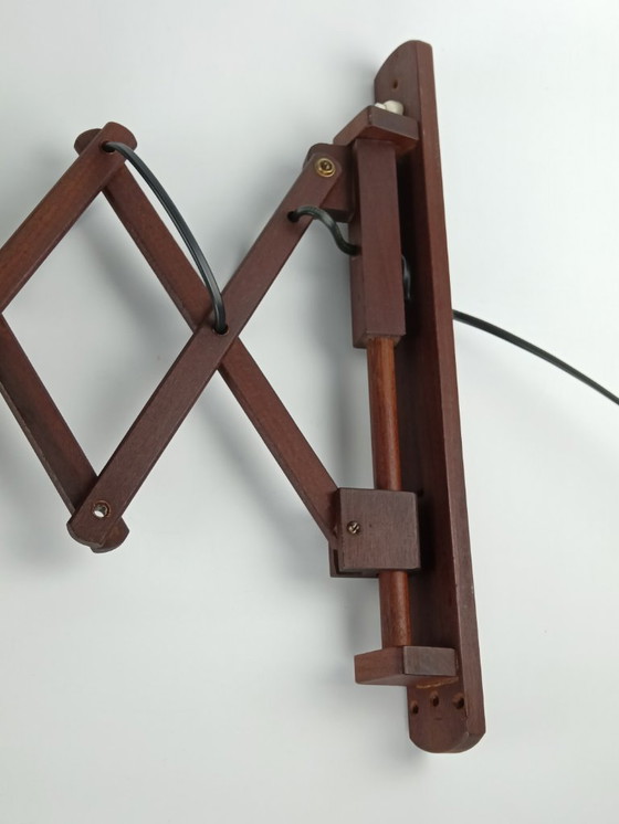 Image 1 of Midcentury moderne accordeonlamp in massief teakhout, 1960