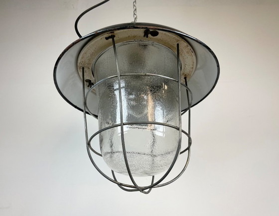 Image 1 of Industrielle Hängelampe aus schwarzem Emaille, Fabrikstil, 1960er Jahre