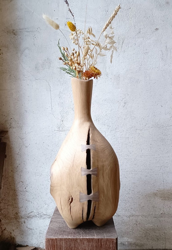 Image 1 of Gran jarrón/escultura en roble macizo tallado