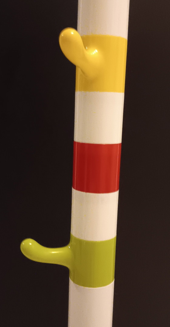 Image 1 of Perchero infantil de pie estilo Memphis IKEA