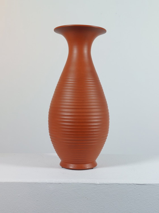 Image 1 of Vaso in terracotta vintage di metà secolo con decorazione a coste Jawa, fatto a mano