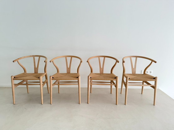 Image 1 of 4x Carl Hansen CH24 Wishbone stoelen (beukenhout, zeep)