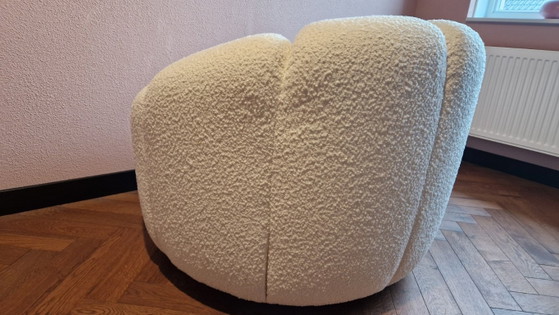 Fauteuil pivotant Peppo de Kare Design (bouclé blanc) – état impeccable – Textile (photo 4 of 8)