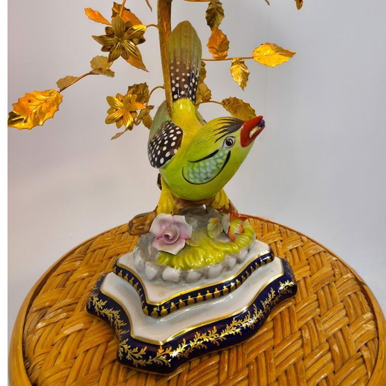 Image 1 of Lampada a forma di uccello in porcellana italiana Mangani con parti dorate e paralume originale