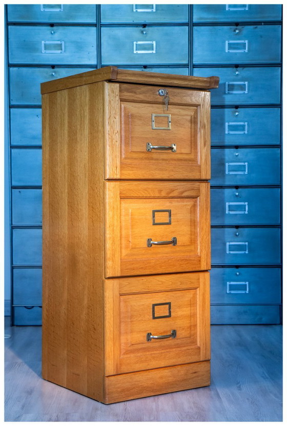 Image 1 of Archiefkast met drie laden, professionele kwaliteit.