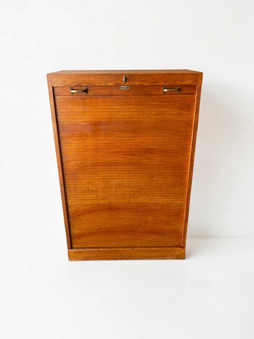 Antique German oak roll-top wardrobe with original key and working wooden roll-top. Made around 1920–1935