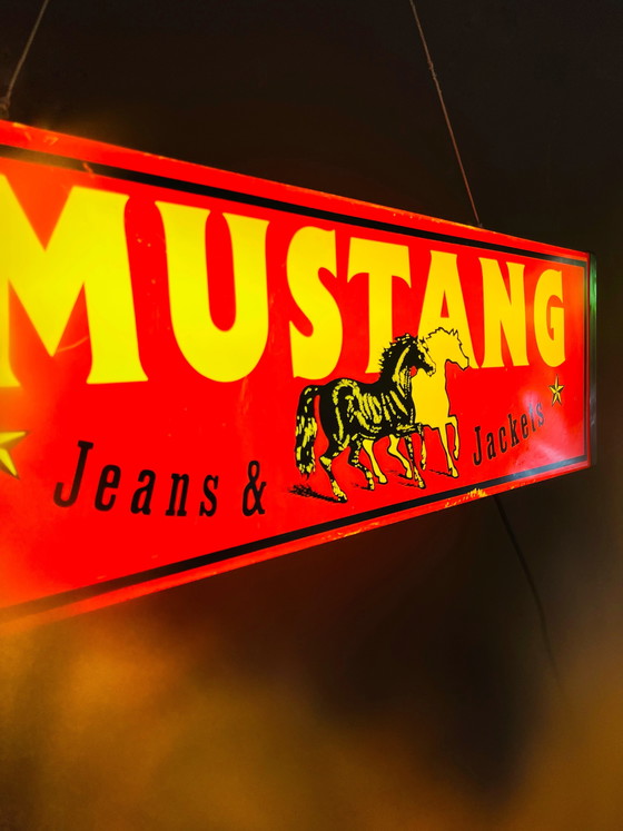 Image 1 of Unieke vintage Mustang lichtbak