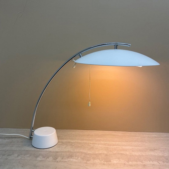 Tafellamp met gebogen arm en witte kap, Ikea, Tafellampen, Metaal, Chroom, Modern (foto 2 van 15)