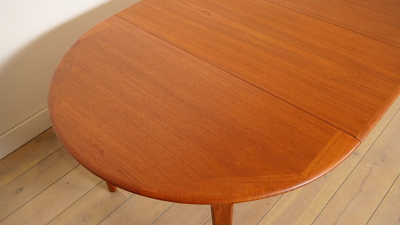 Image 1 of Table à manger extensible vintage ronde