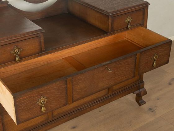 Kaptafel uit de 19e eeuw, gemaakt in Groot-Brittannië. – Glass, Wood (photo 11 of 13)