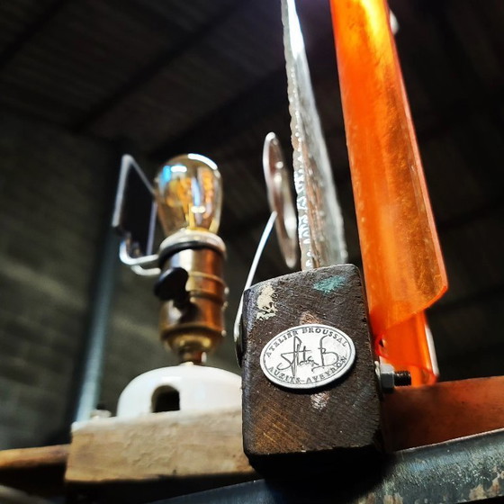 Image 1 of Lampada di upcycling - zoccolo in porcellana e legno antico