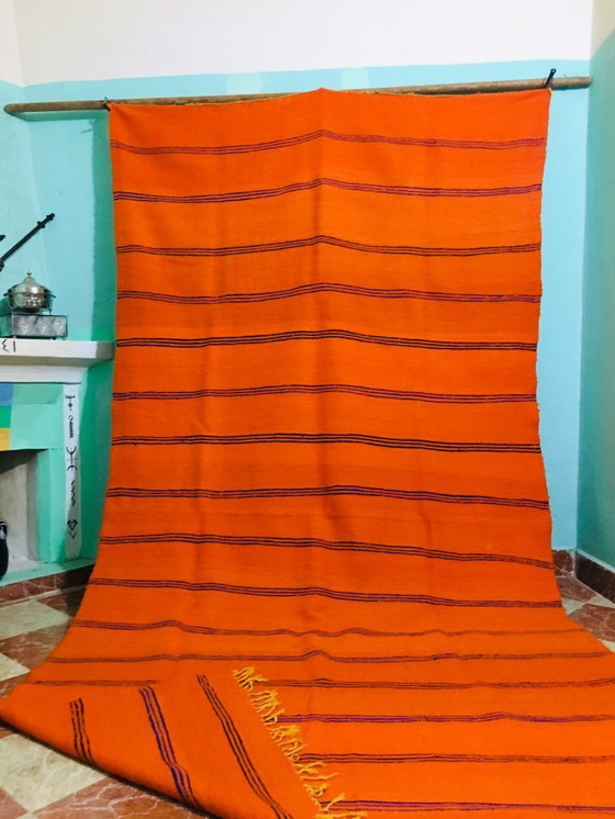 Image 1 of GROSSER ORANGEFARBENER TEPPICH 4X2,5M