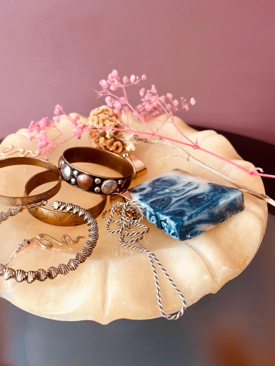 Image 1 of Cuenco de alabastro sobre base de latón - Alabastras Miquel