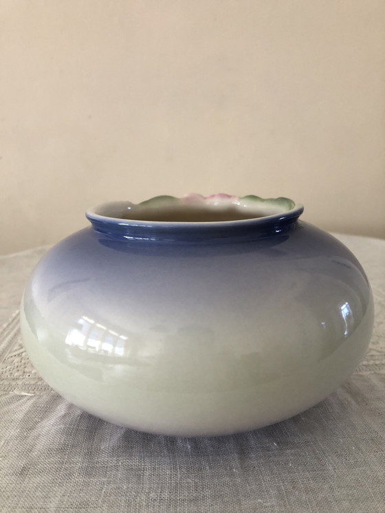 Image 1 of Vaso in porcellana Franz