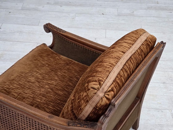 Image 1 of Jaren 1930-1935, Deense fauteuil, meubelvelours, meubelgaas, gesneden essenhout.