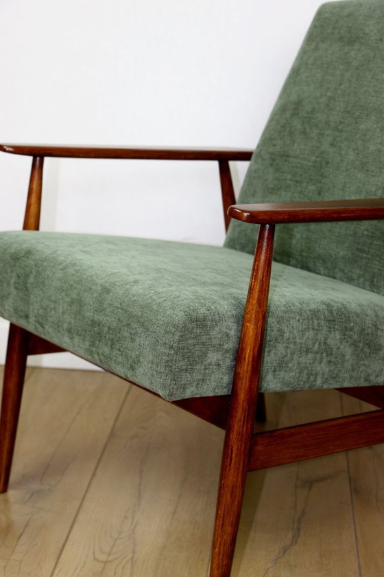 Image 1 of Fauteuil « Lis », modèle vert olive des années 1970, signé Henryk Lis - 2 exemplaires disponibles