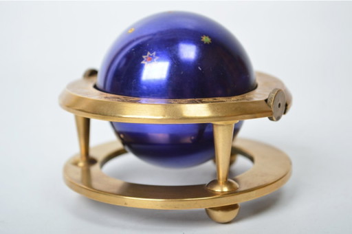 Astronomische Tierkreisuhr / Messing & Himmelblauer Planet / Tischwecker „Europa“ mit 7 Steinen / Mid-Century Modern Vintage