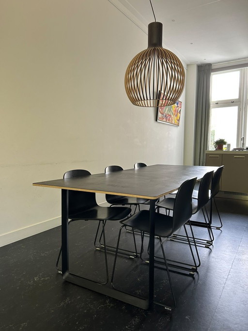 Muuto table de salle à manger noire 70/70