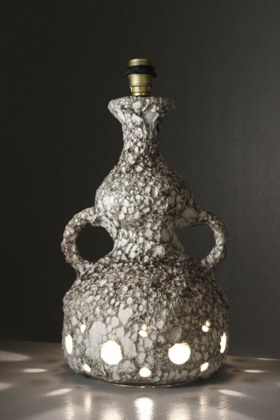Image 1 of Grote, dikke keramische lampvoet in lavavorm, brutalistisch ontwerp, dubbele verlichting, jaren 70