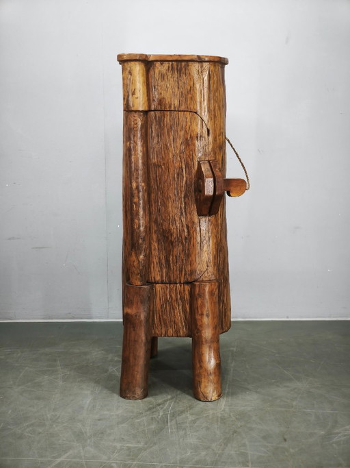 1960er französischer brutalistischer skulpturaler Massivholz-Ulmenstamm-Schrank
