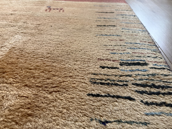 Image 1 of Tappeto in lana annodato a mano con design nomade minimalista – 283 × 215 cm