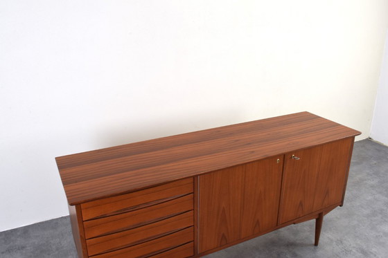 Image 1 of Credenza in teak di metà secolo di Frederik Kayser, anni '60.