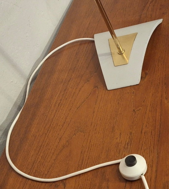 Image 1 of Lampadaire arqué en laiton et métal perforé, style moderne du milieu du siècle, années 1960