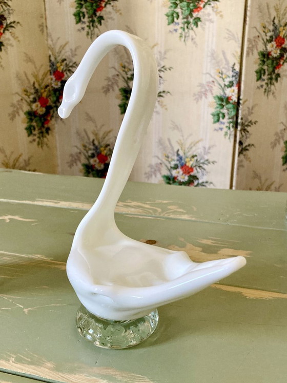 Image 1 of Pair of decorative swans handcrafted from opaque glass