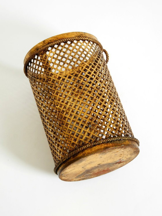 Image 1 of Cestino per la carta straccia in metallo dorato Regency italiano di metà secolo di Li Puma