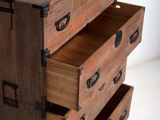 Antique Japanese Tansu Chest of Drawers - Meiji / Taishō Period (c. ) #24 – Iron (photo 28 of 40)