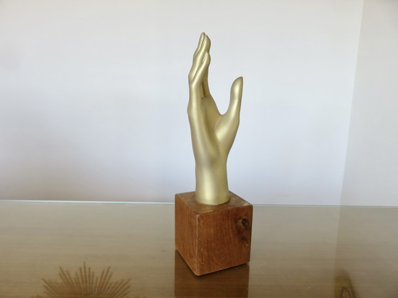Image 1 of Hand aus vergoldetem Harz auf Holzsockel, 1970