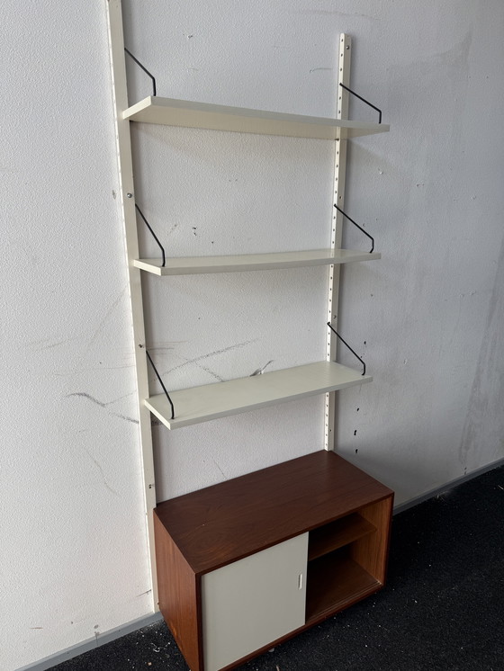 Image 1 of vintage Poul Cadovius Royal System wandsysteem uit de jaren 60, 