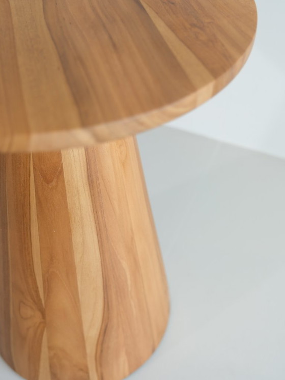 Image 1 of Tava Beistelltisch aus massivem Teakholz