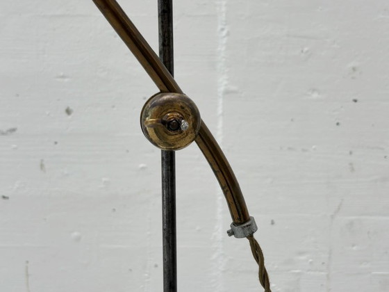 Image 1 of Art Nouveau table lamp made of brass and frosted glass, circa 1910
