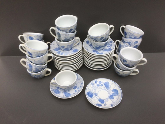 Image 1 of Ensemble de 6 tasses et sous-verres en porcelaine bleue