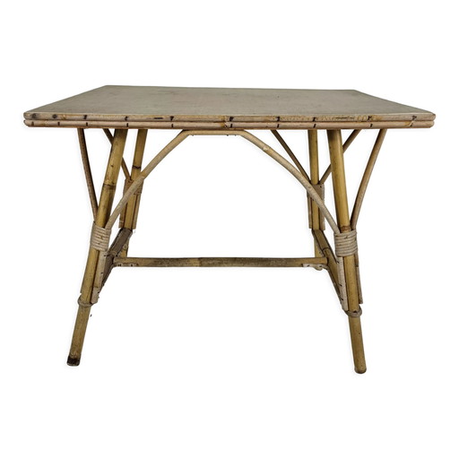 Mesa de centro de ratán
