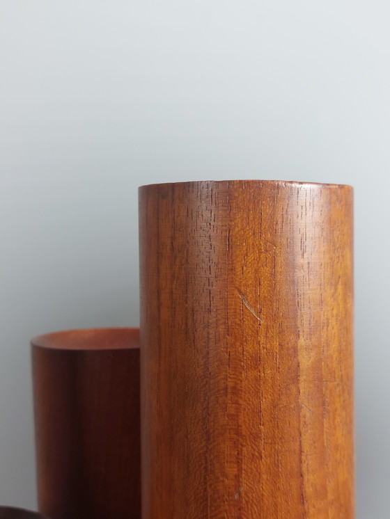 Image 1 of Vintage houten tafellamp/bijzetlamp uit het midden van de vorige eeuw met geplooide kap.