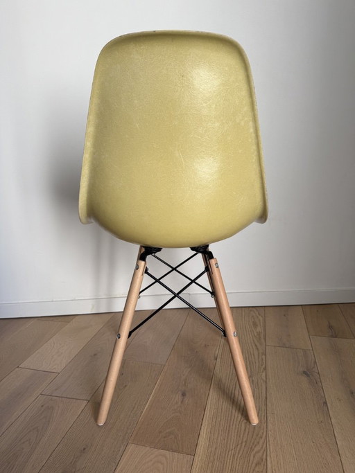 DSW Eames Herman Miller US Edit 50s 60s Design No Vitra Knoll Yellow