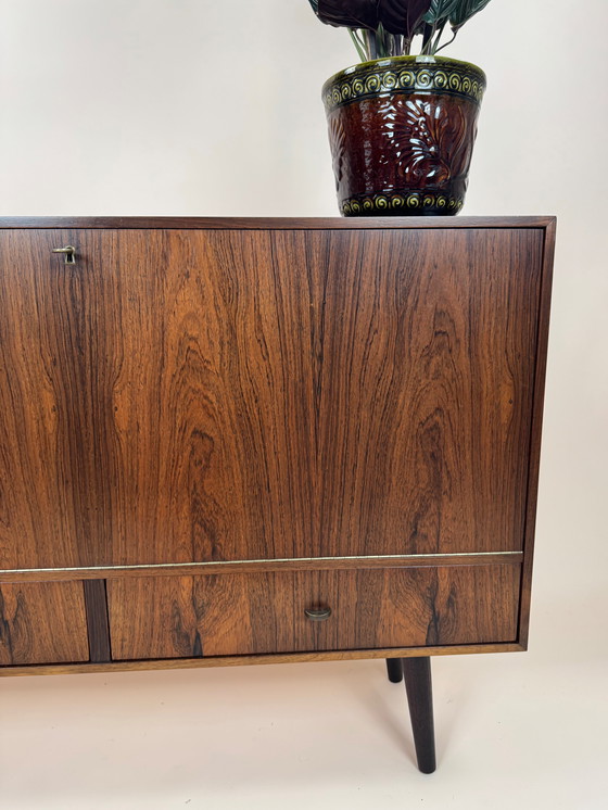 Image 1 of Armario de palisandro de mediados de siglo - Elegancia escandinava