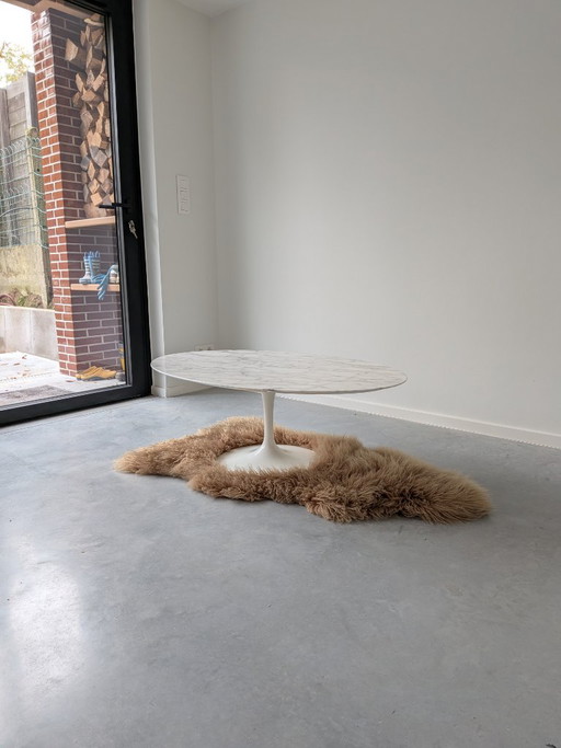 Tavolino da caffè Knoll, disegnato da Eero Saarinen, marmo bianco