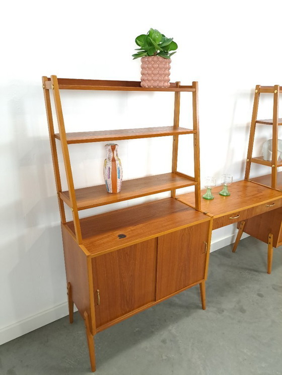 Image 1 of Armario doble de chapa de teca con escritorio de Suecia