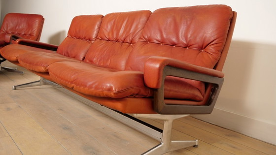 Image 1 of Vintage zithoek | 3-zits | fauteuil + hocker | King sofa | Leer