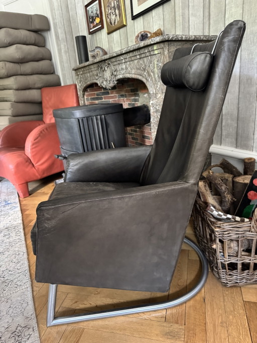 Madonna arm chair black