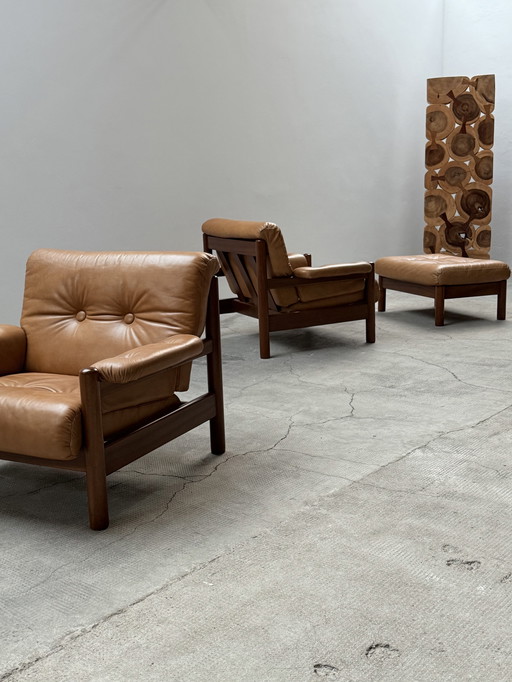 2x armchair & ottoman in Brazilian design Holt Cognac leather 1970s