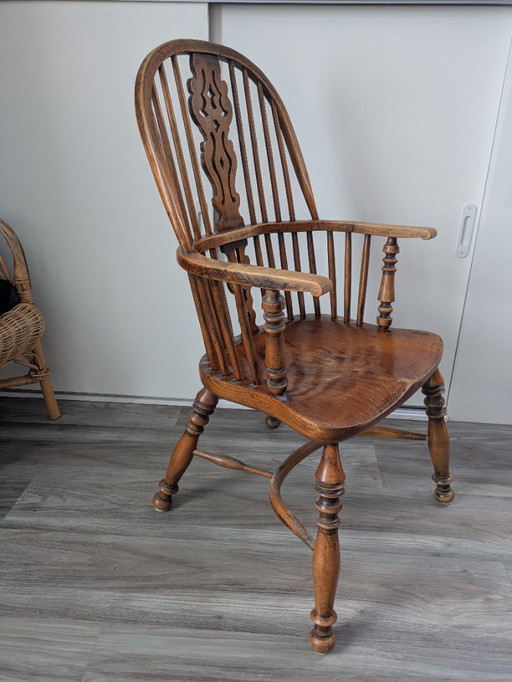 Antique English Highback Windsor armchair | 19th-century elm/oak